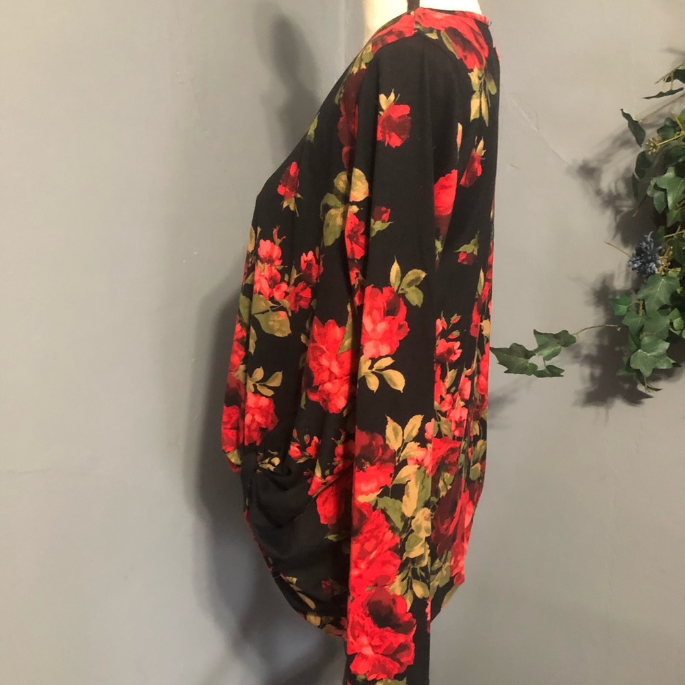 #m2d | BLACK & RED ROSE | BLOUSE - Picture 3 of 5